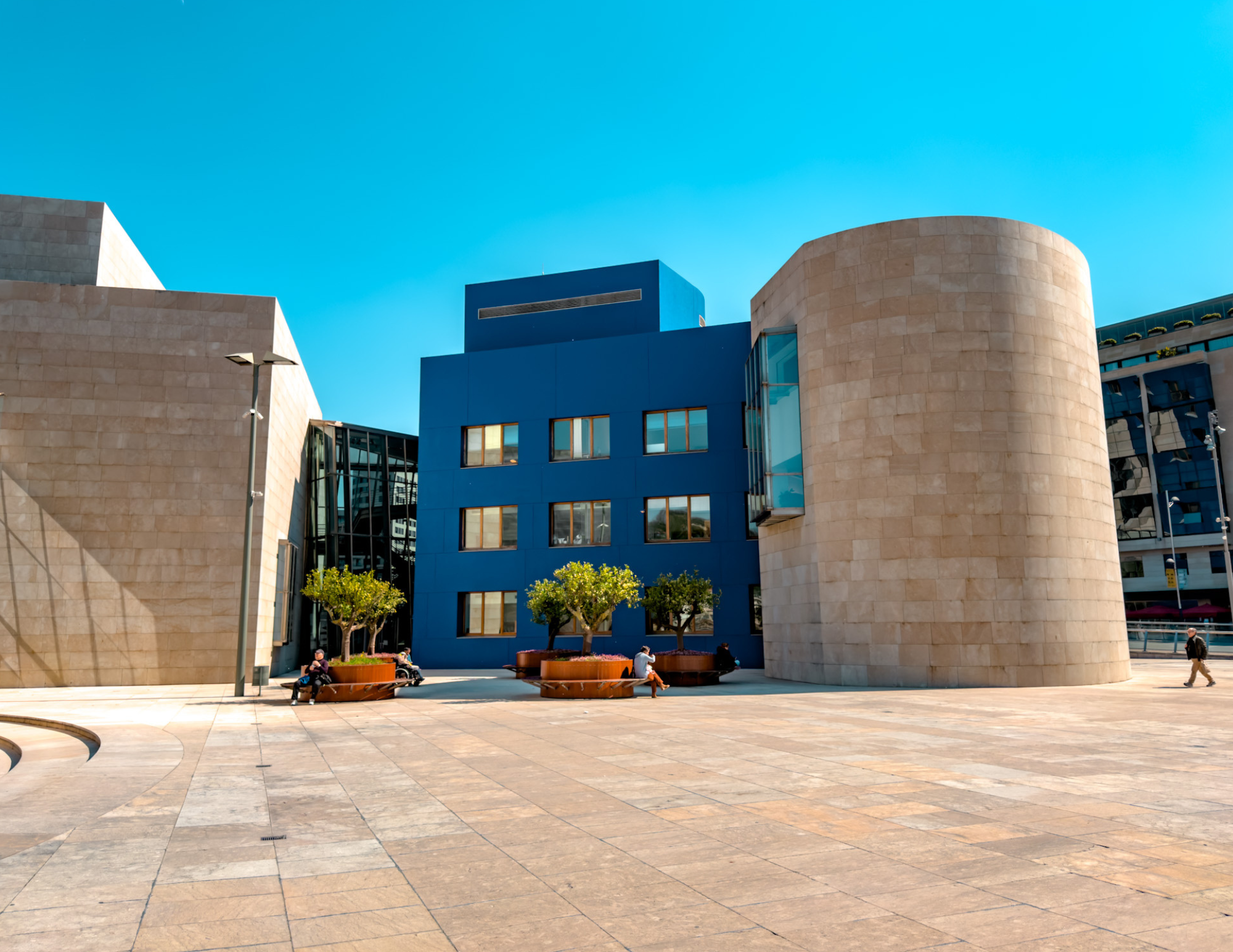 Bilbao Travel Guide (5).png